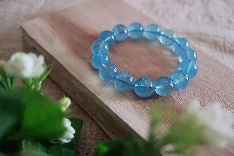 海蓝宝手链怎么选？海蓝宝颜色是不是越深越好？